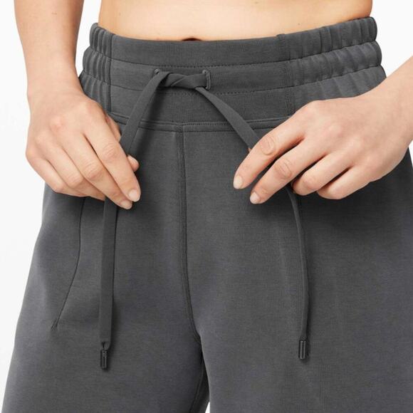 Lululemon Soft Ambitions Softstreme High Rise Crop Graphite Grey Size 10 NWOT - Picture 2 of 11